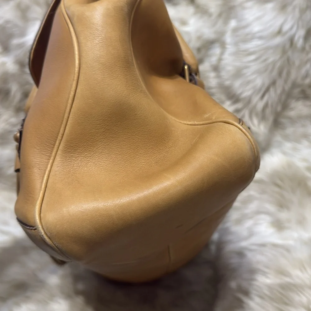 Gucci Women's Tan Leather Bag - Picture 16 of 16